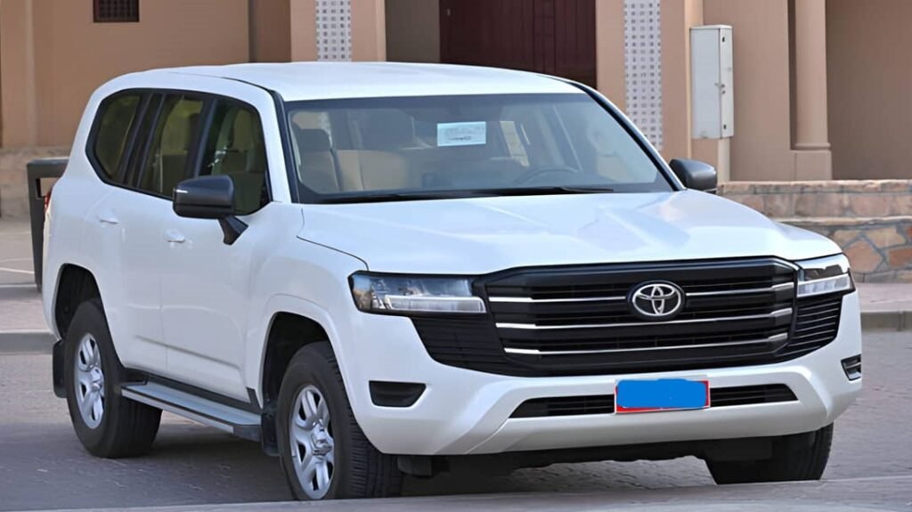 LAND CRUISER ON THE ROADS OF DUBAI